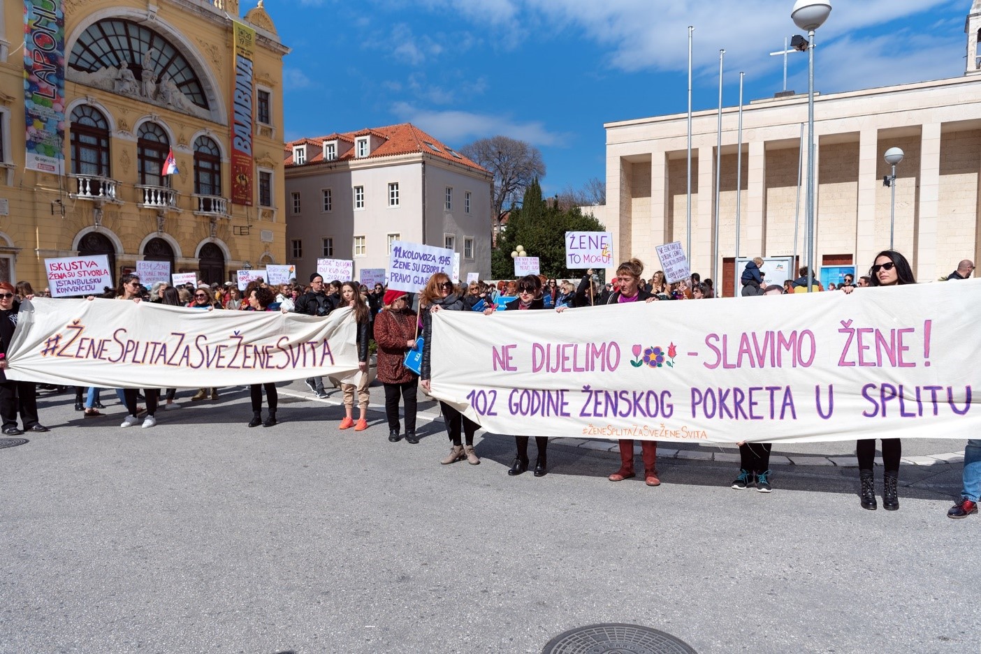 Marš za prava žena "Ne dijelimo cvijeće - slavimo žene"